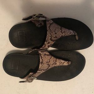 Snakeprint Fitflop sandals